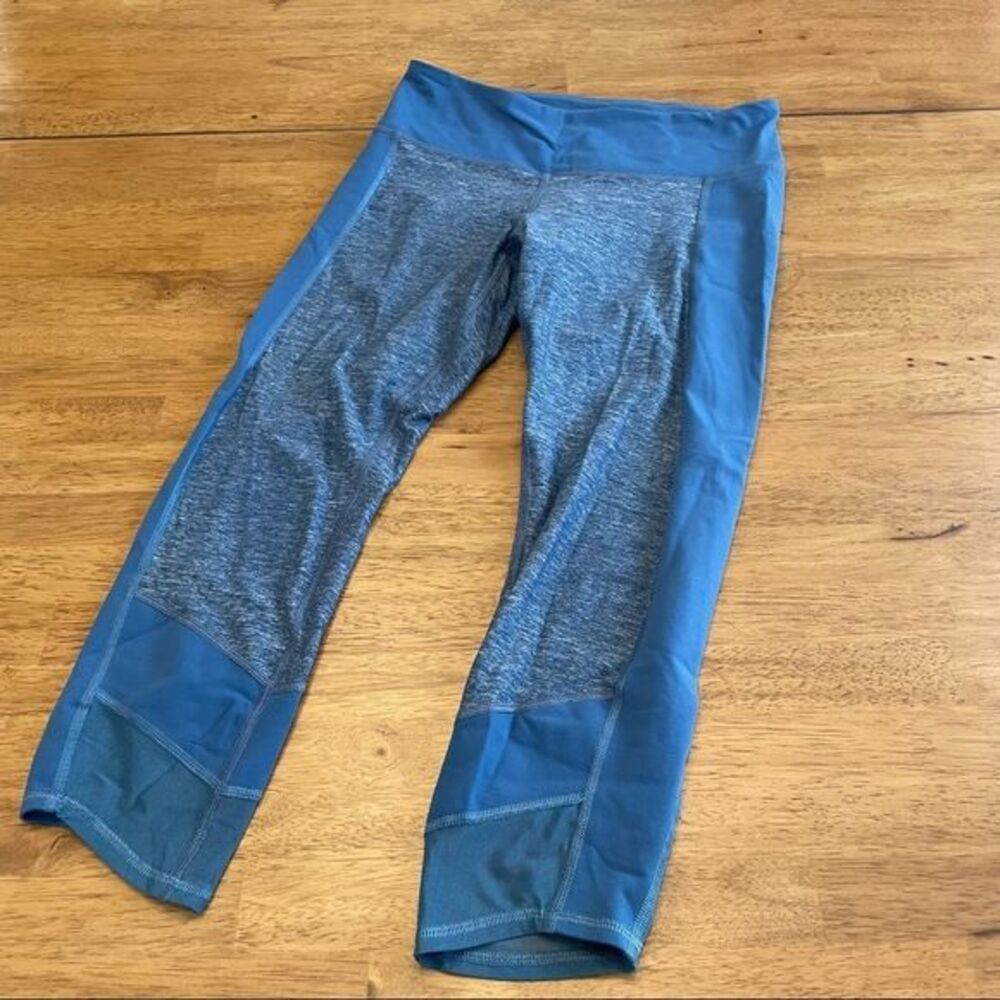 Lululemon Blue Cropped Leggings Size 6